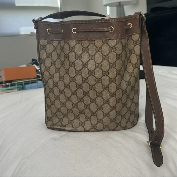 Traded  GUCCI CROSSBODY ADJUSTABLE STRAP BUCKET BAG VINTAGE FINAL PRICE - Picture 5 of 11